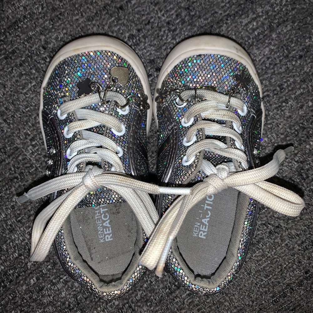 Kenneth Cole toddler shoe